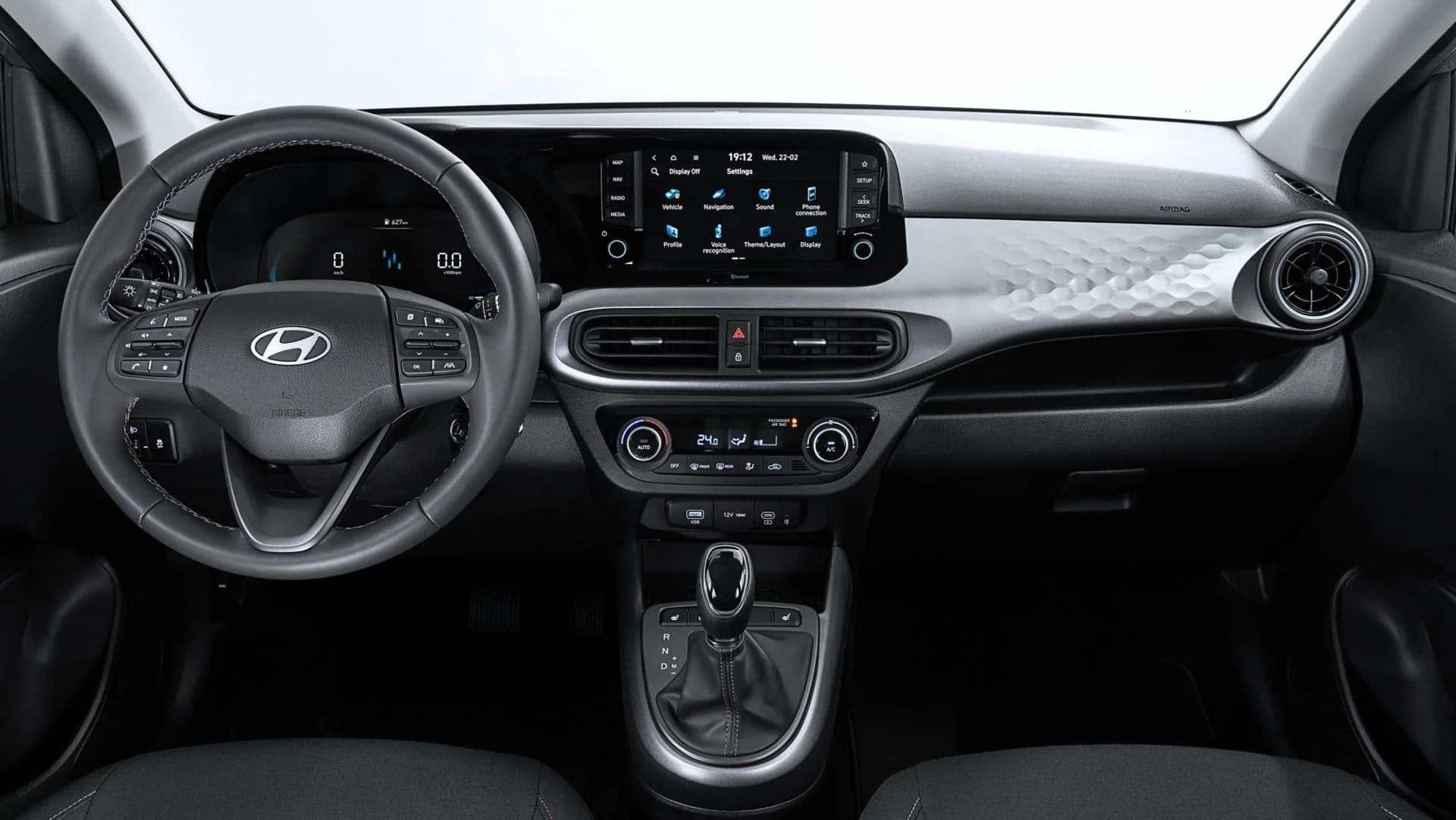 Hyundai Nouvelle Grand i10 — Interior 1/4