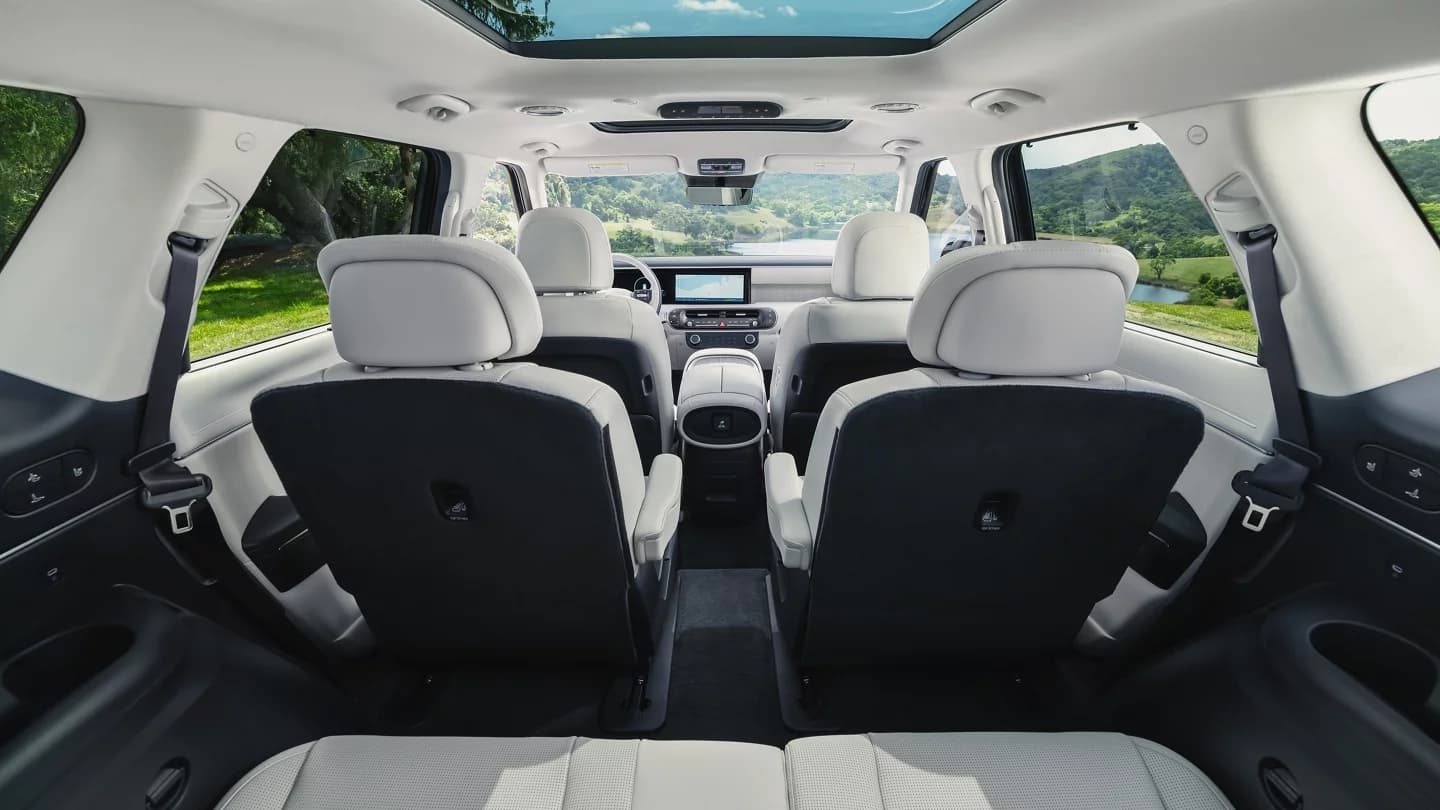 Hyundai Palisade HEV — Interior 2/6