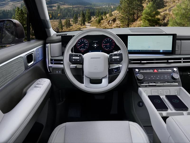 Hyundai Santa Fe HEV — Interior 4/4