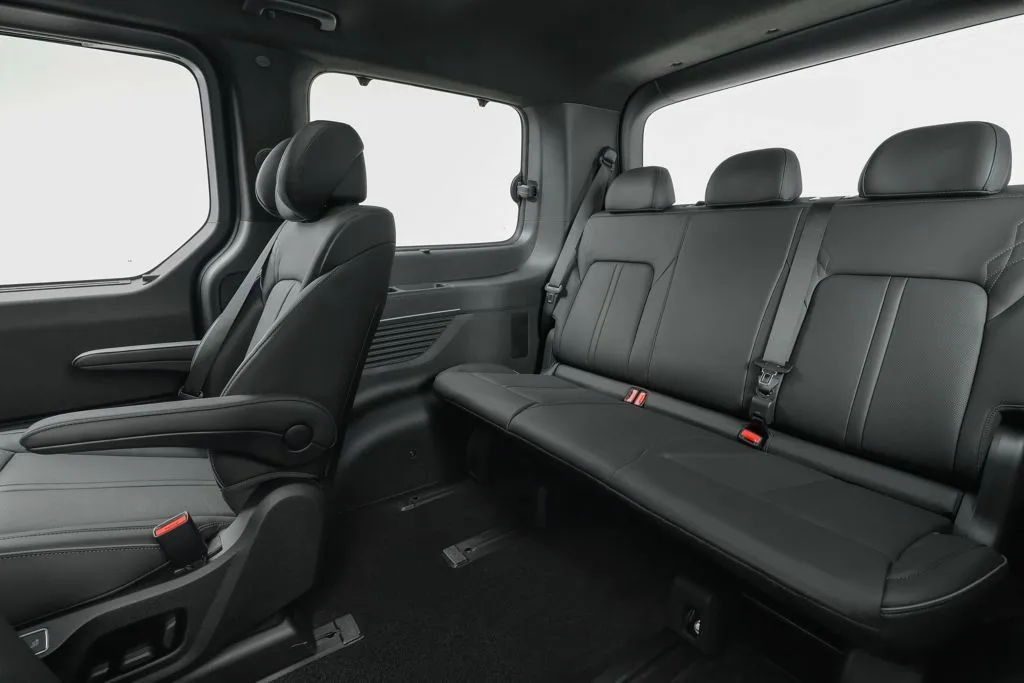 Hyundai Staria — Interior 4/5